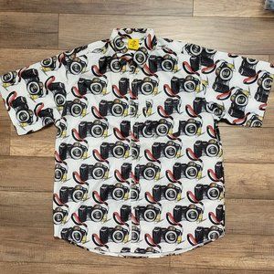 💥HOST PICK💥NWT Men's Camera Print Shirt (fits XL/XXL)